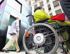 Estación de metro accesible para personas con movilidad reducida. :: IRENE MARSILLA/