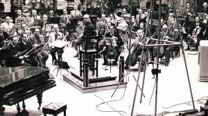 José Iturbi dirigió a la Orquesta Municipal de Valencia en una gira internacional en 1950. ::
LP/