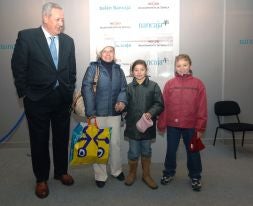 La visitante un millón posa feliz en las instalaciones del Belén Bancaja./