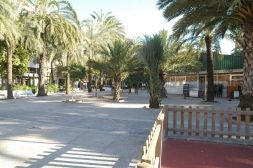 Parque de Salvador Castell, uno de los emplazamientos en los que se construirá un aparcamiento./