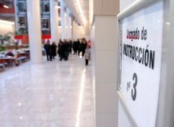 Acceso a la sala de la Ciudad de la Justicia de Valencia donde declararon varios de los imputados./