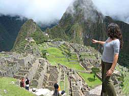 El intercambio llega a permitir viajar por toda Suramérica y visitar el Machu Picchu por poco dinero./