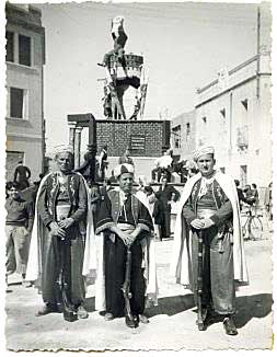 La comisión fue una de las primeras en tener desfile de Moros y Cristianos./