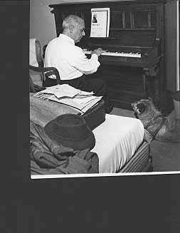 José Iturbi era un apasionado de la música, sobre todo del piano, instrumento que tocaba extraordinariamente./