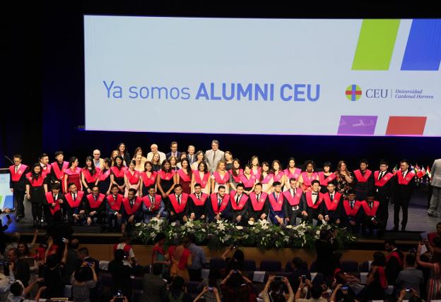 La CEU Cardenal Herrera celebra sus graduaciones | Las Provincias
