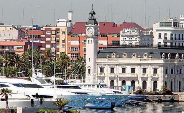 Los Hoteles Alertan Del Uso De Yates Como Alojamiento En Valencia Las Provincias