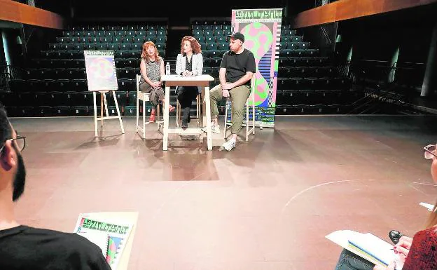 Marta Banyuls, Maite Ibáñez y Ausiàs Pérez, durante la presentación de ayer. /IRENE MARSILLA