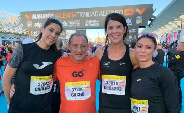 Carlota Castrejana, Fermín Cacho, Ruth Beitia y Concha Montaner son algunos de los exdeportistas que han participado en la 10K de Valencia. /EFE