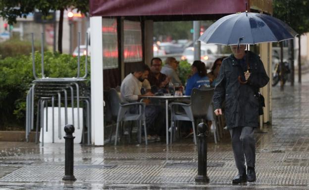 Lluvia en la ciudad de Valencia./Juan J. Monzó
