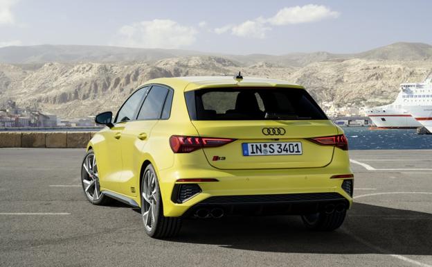 Detalles deportivos como los cuatro tubos de escape o el difusor trasero distinguen al nuevo S3.