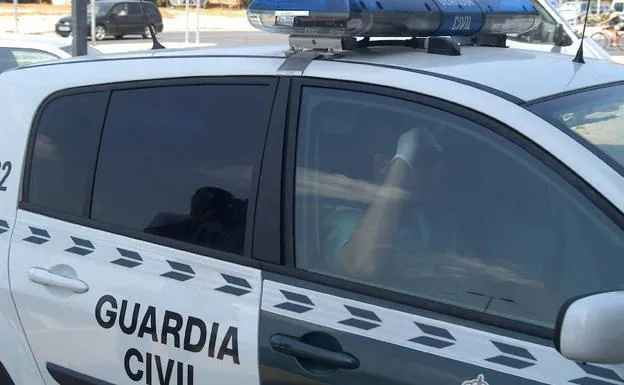 Vehículo de la Guardia Civil, en una imagen de archivo. /LP