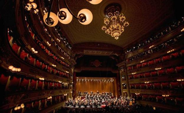 Panorámica del auditorio de La Scala de Milán, en una imagen de archivo./