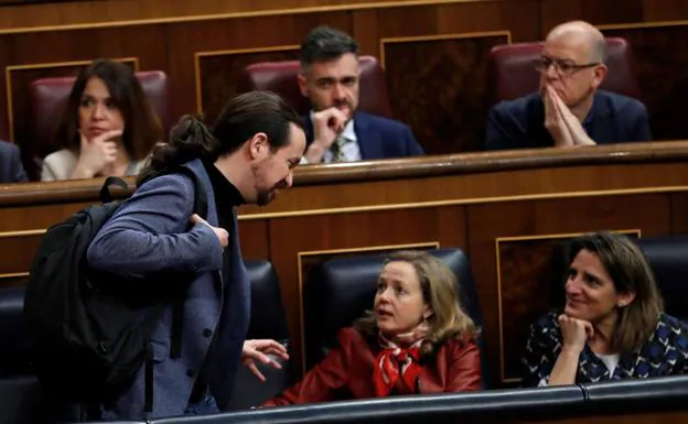 Los vicepresidentes Pablo Iglesias, Nadia Calviño y Teresa Ribera, en el Congreso. /EFE