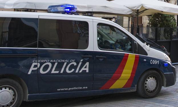 Detenido en Valencia por golpear a su mujer en la cabeza con un martillo