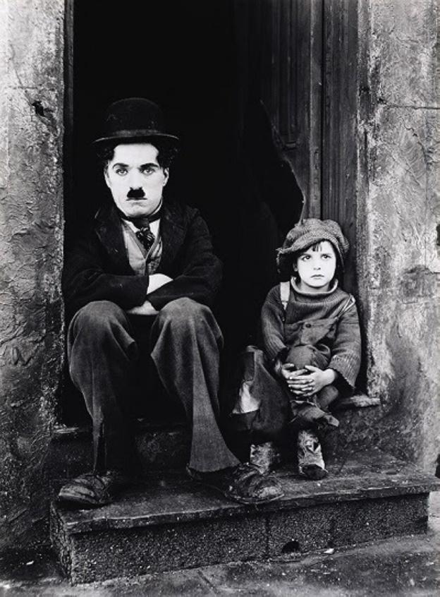 Charles Chaplin y el niño Jackie Coogan en 'El chico'. lp/