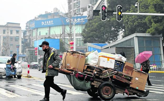 A pesar de su frenético crecimiento económico, en China hay grandes diferencias sociales. /pablo m. díez