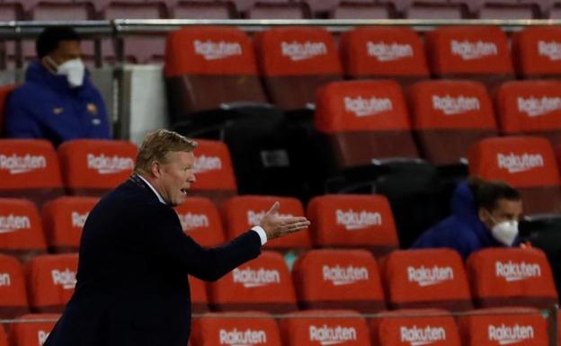 Ronald Koeman, durante el Barça-Valladolid del lunes. /EFE