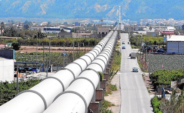 Las autoridades de regadíos están exigiendo que Puig en Madrid apriete el traspaso a Segura. saltear