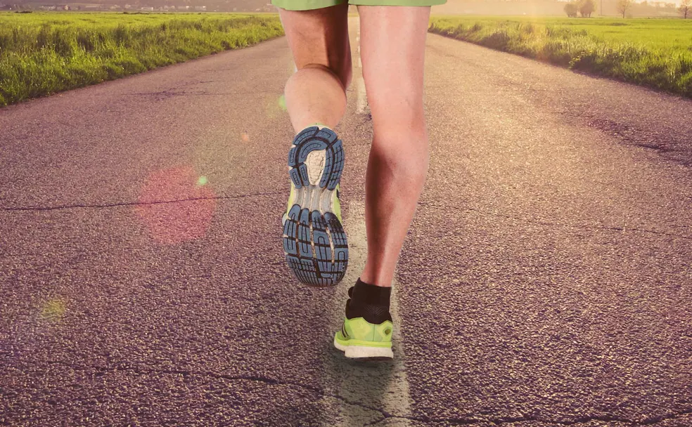 Violeta cuenco fluido Cómo elegir zapatillas running | ¿Pronador, supinador o neutro? La verdad  sobre los tipos de pisada de los corredores | Las Provincias