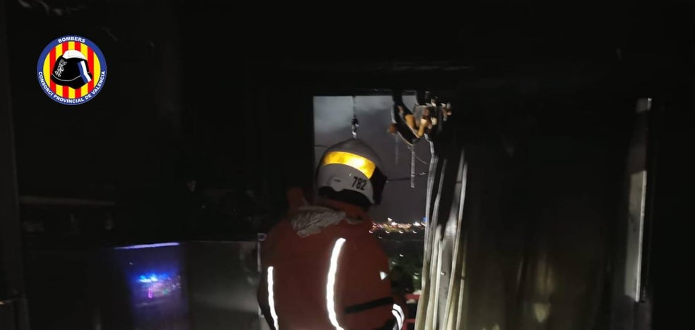 Incendio en Mislata | Un incendio arrasa una vivienda en una finca de Mislata - Vimarsana News