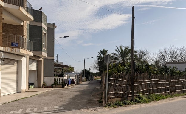 Sueca, El Perelló y El Mareny reclaman un plan para la Albufera que les permita construir infraestructuras