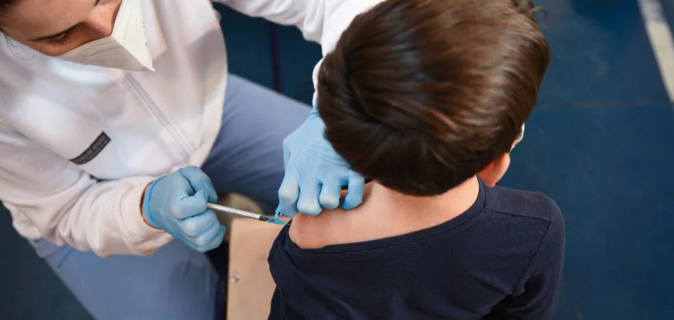 Sanidad retoma la vacunacion escolar y obliga a que los niños vayan acompañados