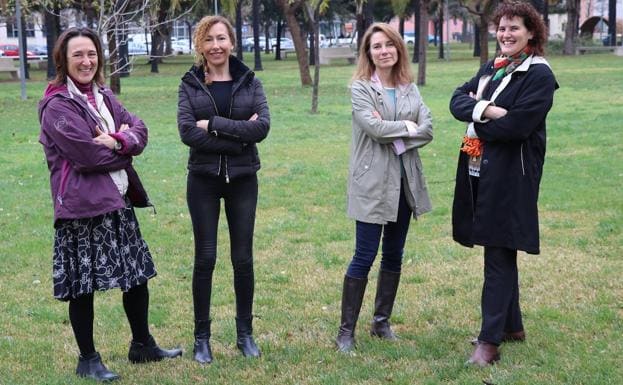Investigadores del grupo INVISIBLE.  De izquierda a derecha: Rosa Isusi, Rocío Poveda, Mónica García Melón y Adela García-Aracil. 