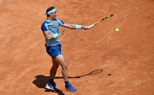 Cuándo juega Nadal en Roland Garros | Nadal ya entrena central de Roland Garros ante la ovación del público | Las Provincias