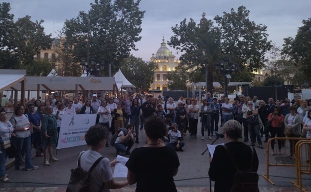 Un momento de lectura del manifiesto. 