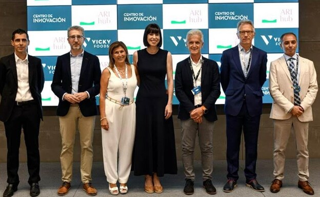 Arcadi España, Diana Morant y Rafa Juan, entre otros en la presentación de la iniciativa. /LP