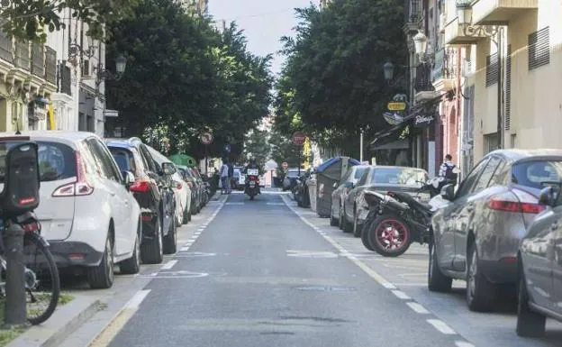 Coches aparcados en Ruzafa. 