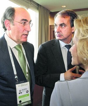 El presidente de Iberdrola, con Zapatero y Salgado en la última cumbre del G-20. ::                             EFE/