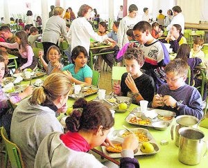 Educación aumentará la partida de becas de comedor para llegar a los ... Educación aumentará la partida de becas de comedor para llegar a los ...